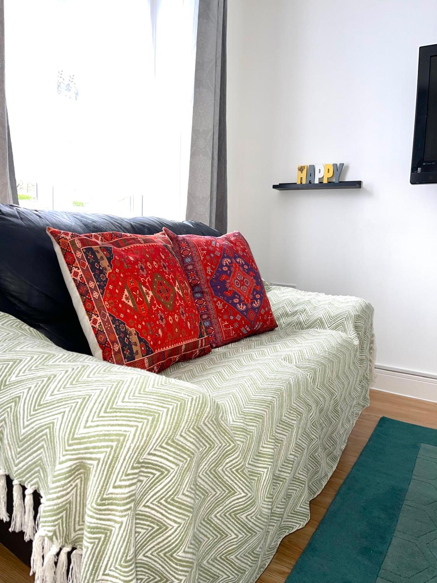 Crescent Apartment - Modern 1 Bedroom First Floor Goodmayes Eksteriør bilde