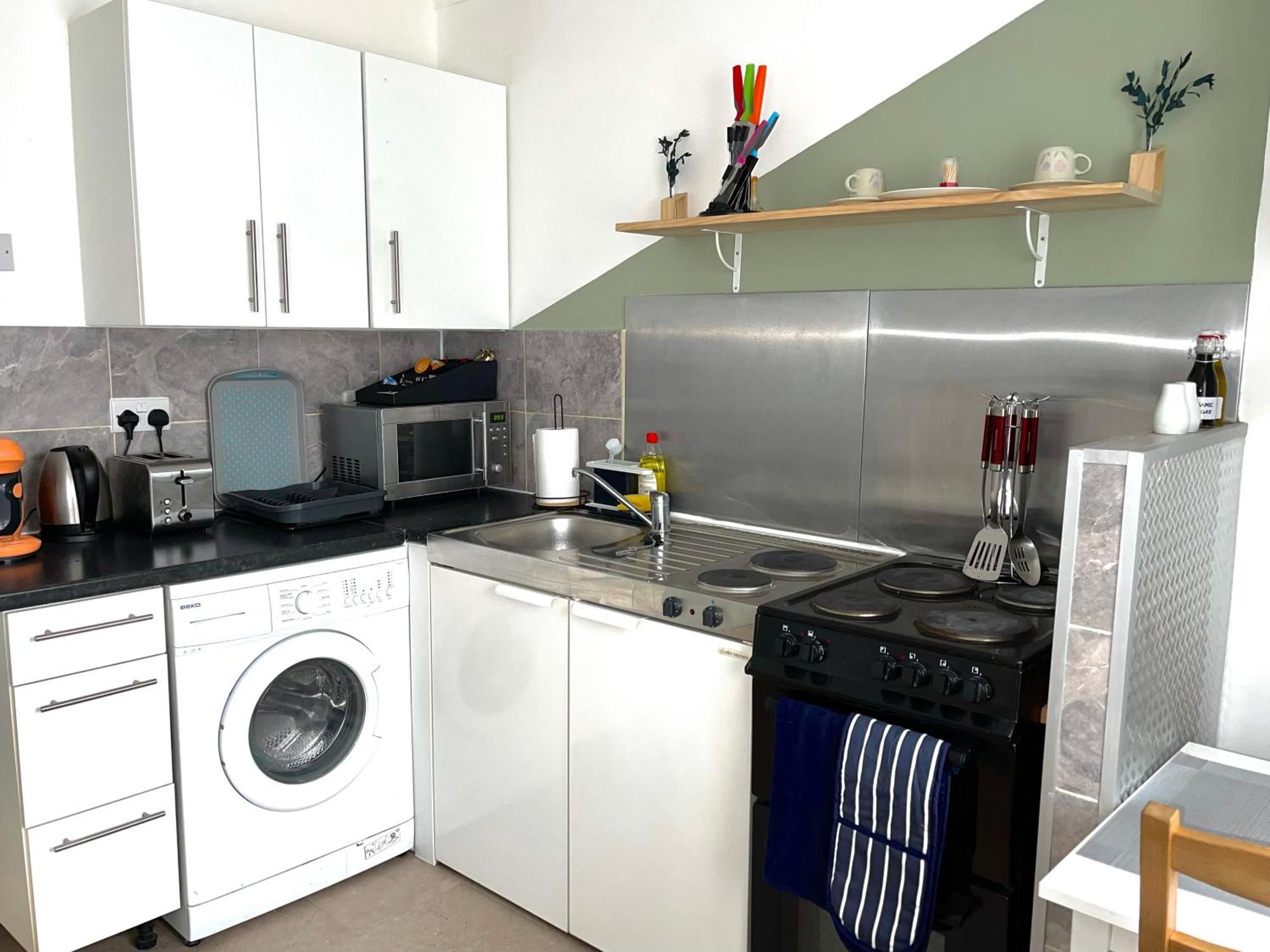 Crescent Apartment - Modern 1 Bedroom First Floor Goodmayes Eksteriør bilde